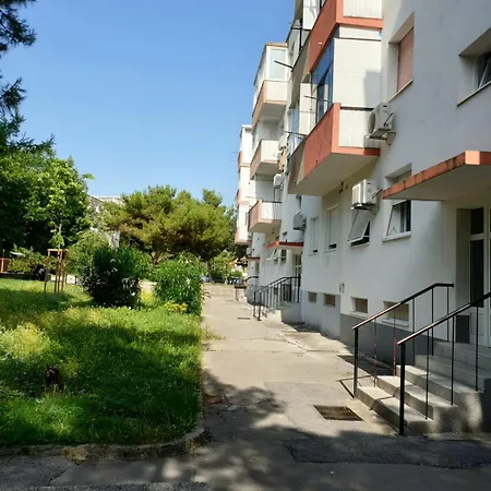 Elizabeth With Balcony * Split