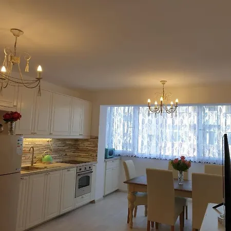 Elizabeth With Balcony 아파트 *