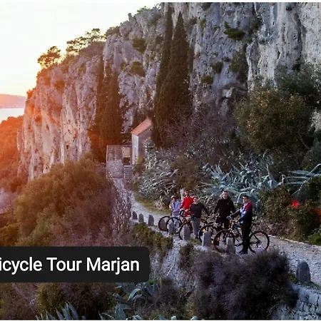 아파트 Elizabeth With Balcony *