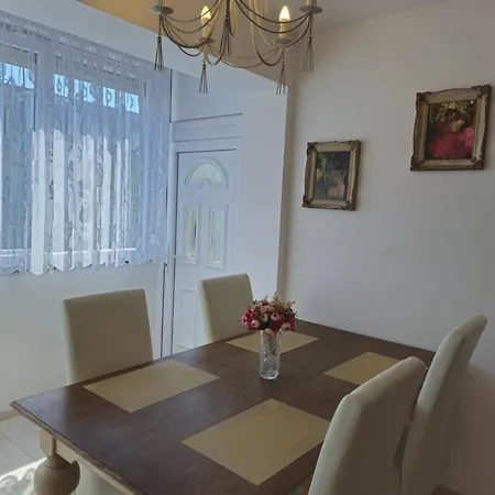 Apartman Elizabeth With Balcony