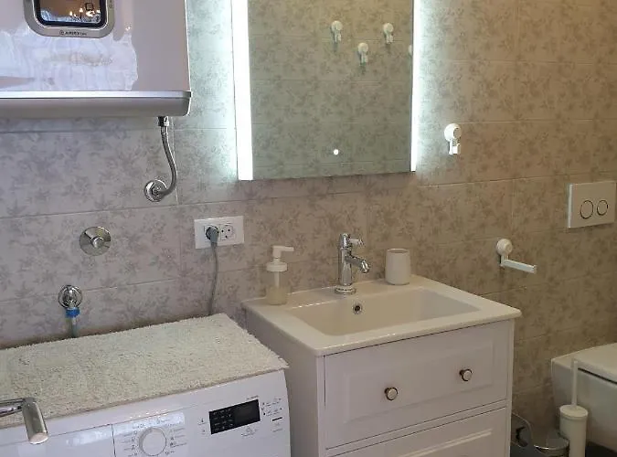 Elizabeth With Balcony Apartment Split