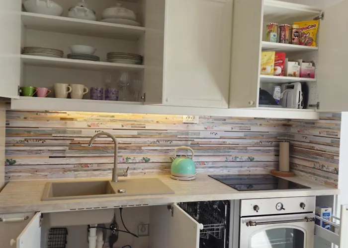 Elizabeth With Balcony * Split